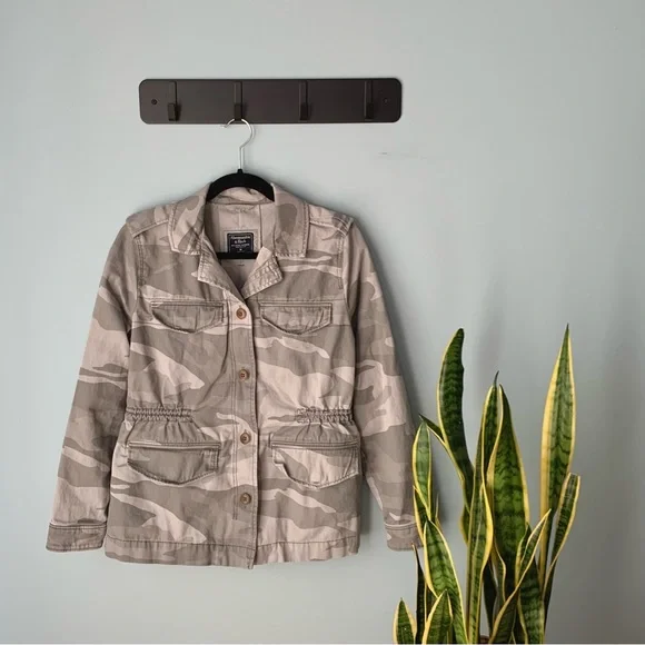 ❗️Sold❗️Abercrombie & Fitch • Camo Field Utility Jacket • Women’s Outerwear - Picture 10 of 12
